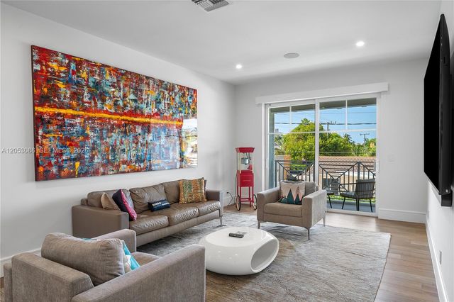 728 Malaga Dr, Boca Raton, FL 33432