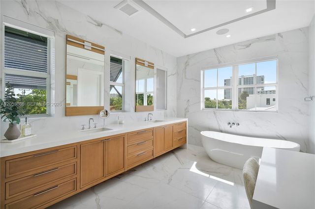 728 Malaga Dr, Boca Raton, FL 33432