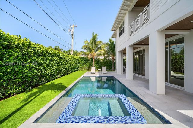 728 Malaga Dr, Boca Raton, FL 33432