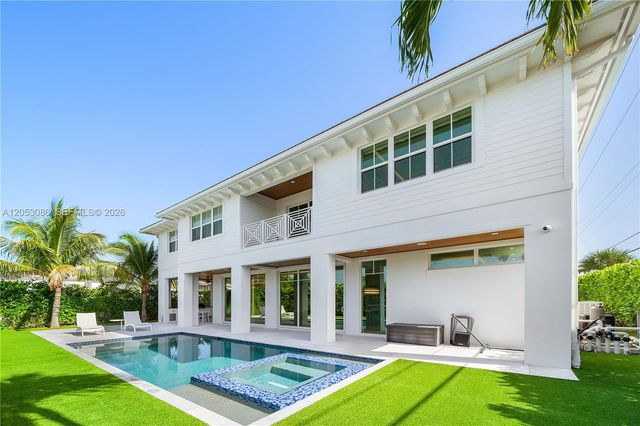 728 Malaga Dr, Boca Raton, FL 33432