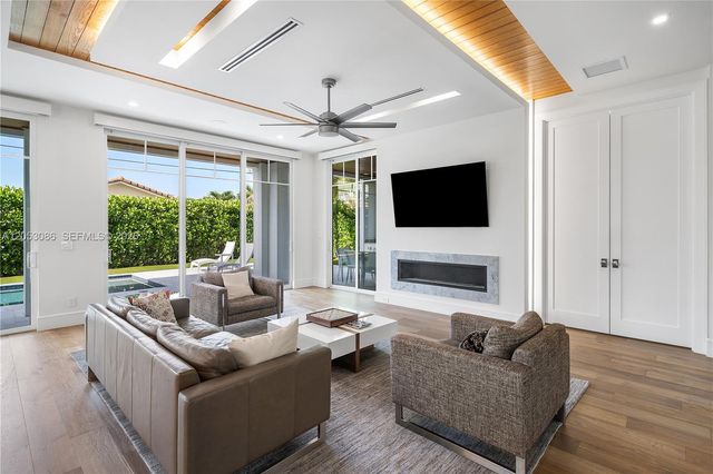 728 Malaga Dr, Boca Raton, FL 33432