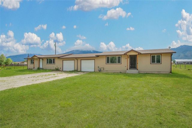 323/325 W River Road, Hamilton, MT 59840