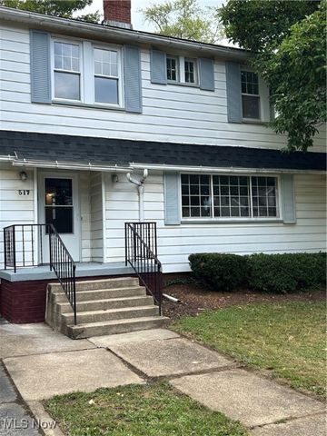 517 Oak Knoll Avenue SE, Warren, OH 44483