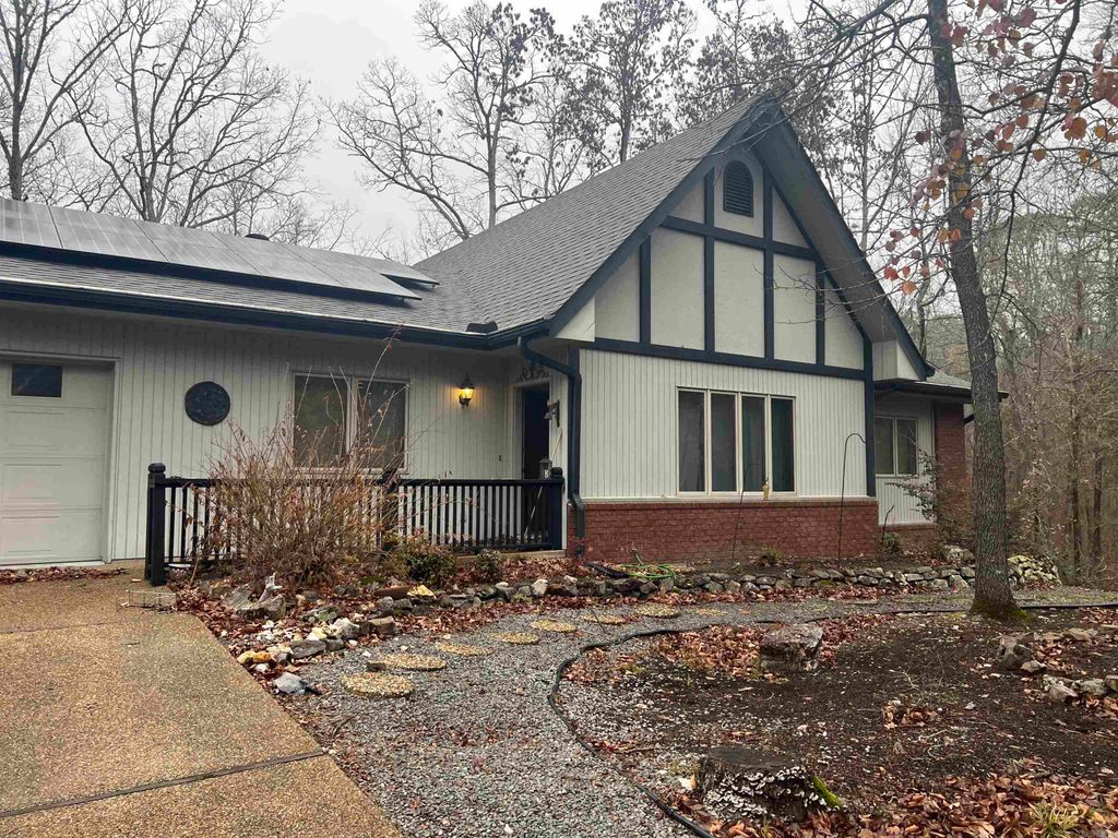 7 Rodriguez Pl, Hot Springs, AR 71909