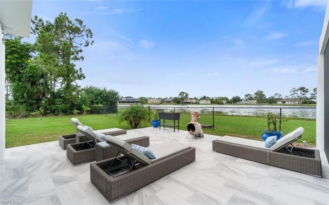 18683 Baseleg AVE, North Fort Myers, FL 33917