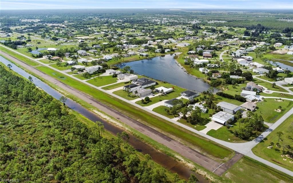 18683 Baseleg AVE, NORTH FORT MYERS, FL 33917 — photo 4