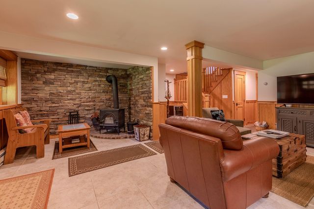 155 Pratt Bridge Road, Jamaica, VT 05343