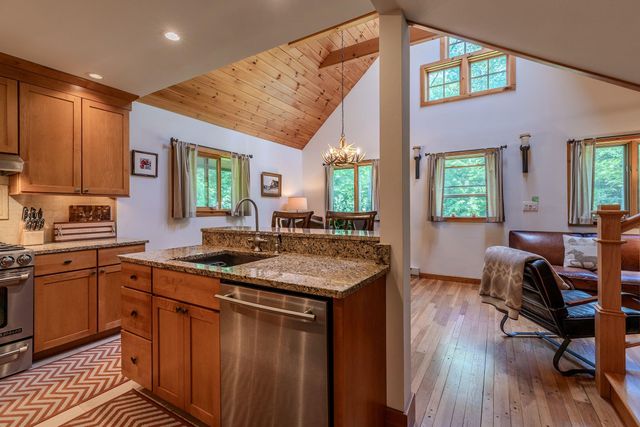 155 Pratt Bridge Road, Jamaica, VT 05343