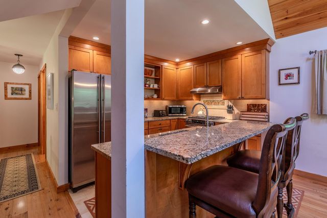 155 Pratt Bridge Road, Jamaica, VT 05343