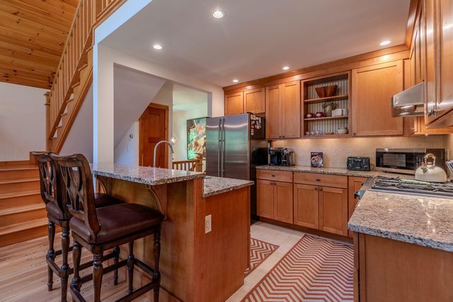 155 Pratt Bridge Road, Jamaica, VT 05343