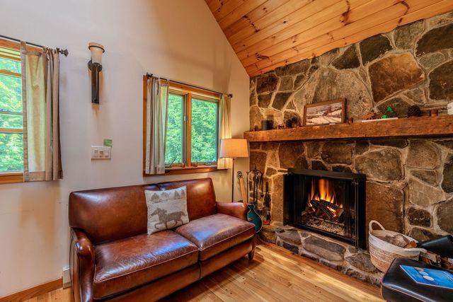 155 Pratt Bridge Road, Jamaica, VT 05343