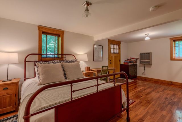 155 Pratt Bridge Road, Jamaica, VT 05343