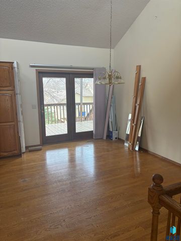 1809 S Remington Cir Circle, Sioux Falls, SD 57106