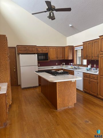 1809 S Remington Cir Circle, Sioux Falls, SD 57106