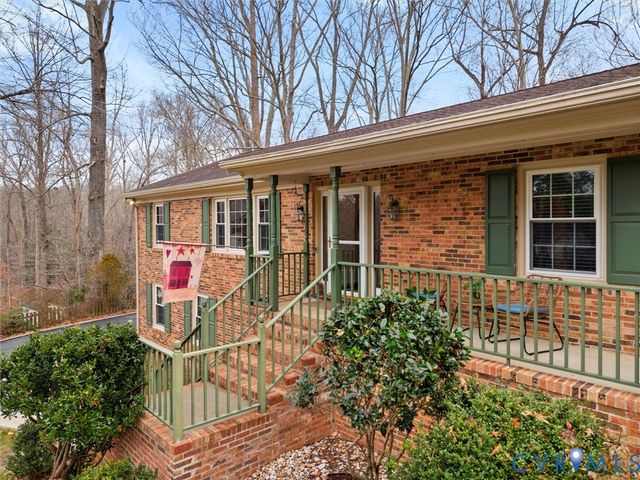 9302 Blagdon Dr, Hanover, VA 23116