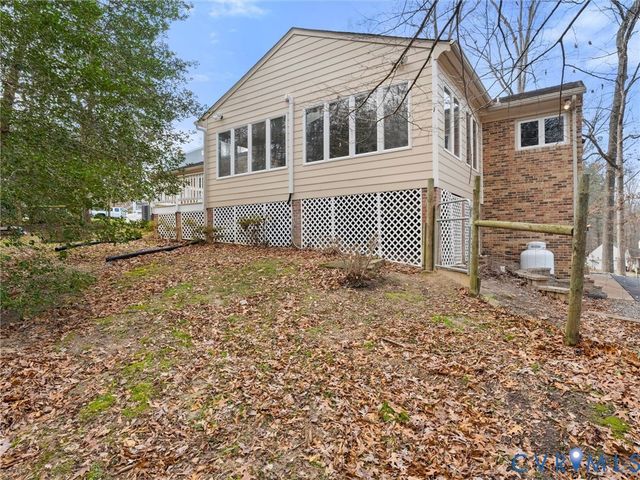 9302 Blagdon Dr, Hanover, VA 23116