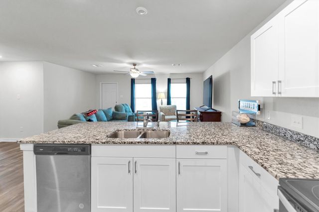 146 Oak Circle, Livingston, TX 77351