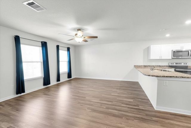 146 Oak Circle, Livingston, TX 77351