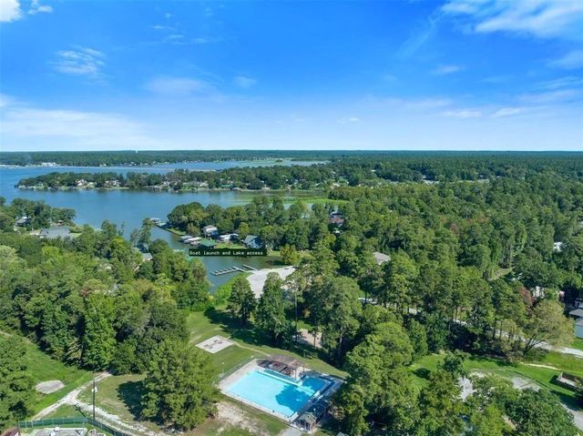 146 Oak Circle, Livingston, TX 77351