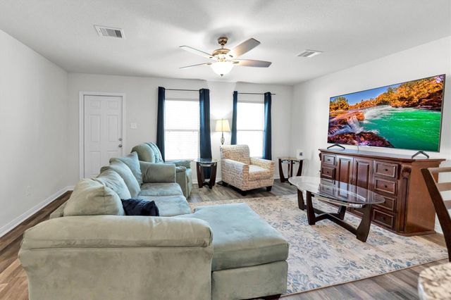 146 Oak Circle, Livingston, TX 77351