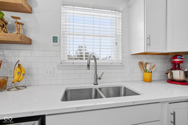 13926 Wakefield Place, Fishers, IN 46038