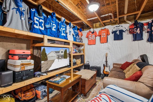 13926 Wakefield Place, Fishers, IN 46038