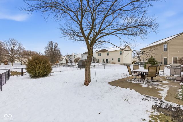 13926 Wakefield Place, Fishers, IN 46038