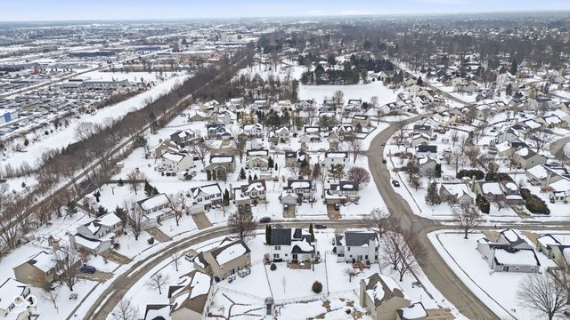 13926 Wakefield Place, Fishers, IN 46038