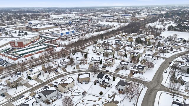 13926 Wakefield Place, Fishers, IN 46038