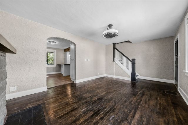 98 Hill Ave, Carnegie, PA 15106
