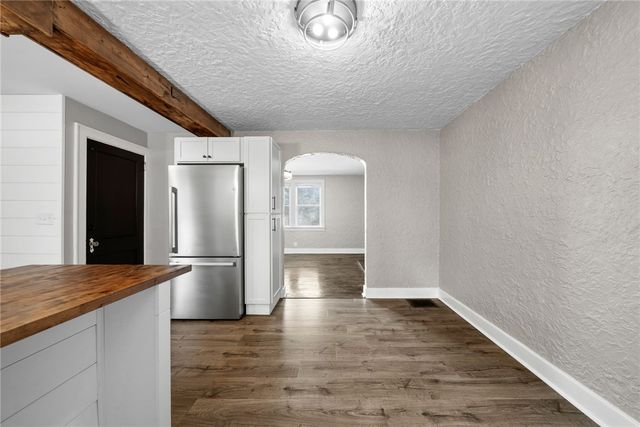 98 Hill Ave, Carnegie, PA 15106