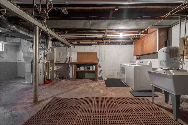 98 Hill Ave, Carnegie, PA 15106