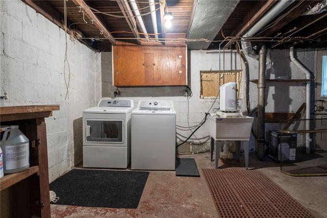 98 Hill Ave, Carnegie, PA 15106