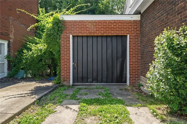 98 Hill Ave, Carnegie, PA 15106
