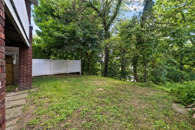 98 Hill Ave, Carnegie, PA 15106