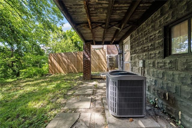 98 Hill Ave, Carnegie, PA 15106
