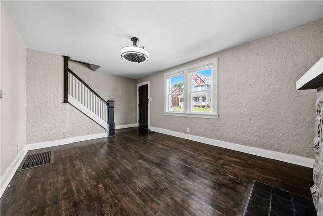 98 Hill Ave, Carnegie, PA 15106
