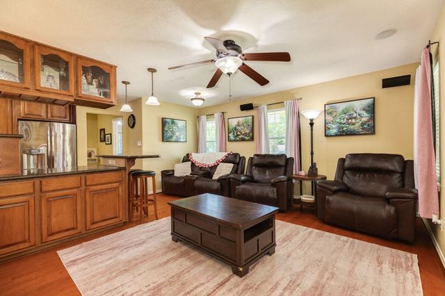 801 Magnolia, Lake Jackson, TX 77566