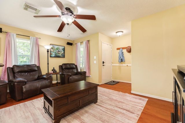 801 Magnolia, Lake Jackson, TX 77566