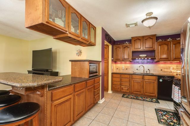 801 Magnolia, Lake Jackson, TX 77566