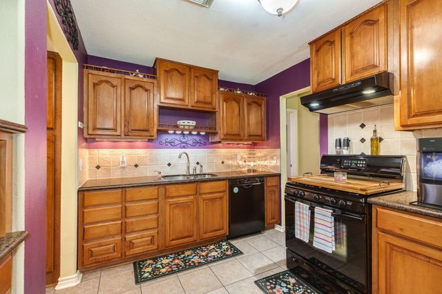 801 Magnolia, Lake Jackson, TX 77566