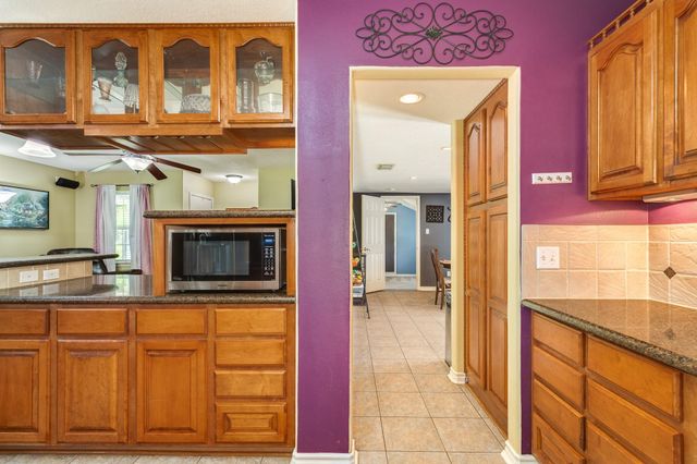 801 Magnolia, Lake Jackson, TX 77566