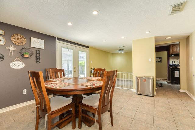801 Magnolia, Lake Jackson, TX 77566