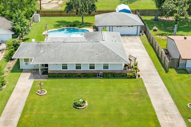 801 Magnolia, Lake Jackson, TX 77566