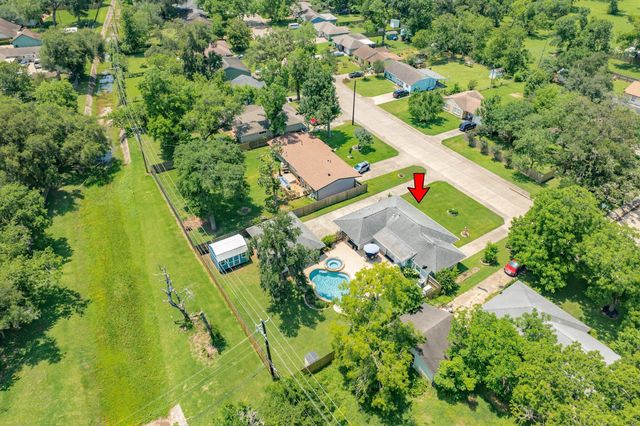 801 Magnolia, Lake Jackson, TX 77566