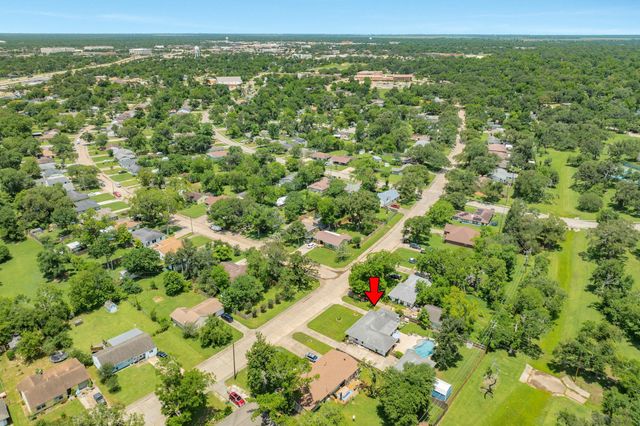 801 Magnolia, Lake Jackson, TX 77566