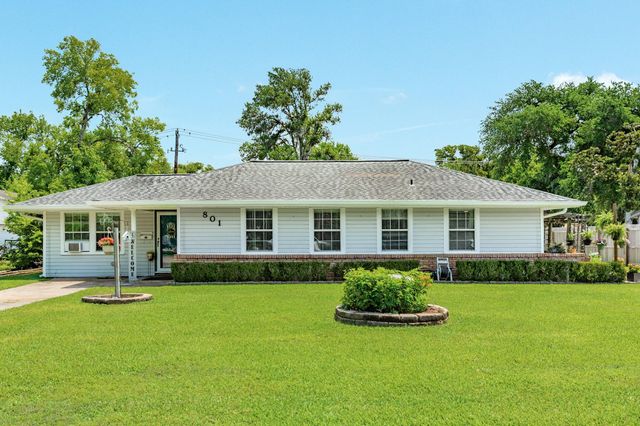 801 Magnolia, Lake Jackson, TX 77566