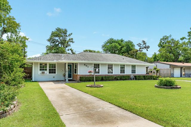 801 Magnolia, Lake Jackson, TX 77566