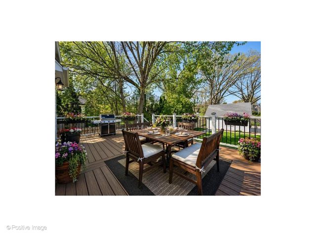 1916 Washington Avenue, Wilmette, IL 60091