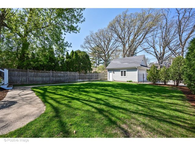 1916 Washington Avenue, Wilmette, IL 60091